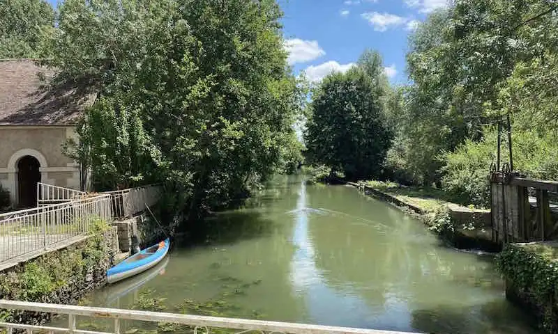 Grand Moulin au bord de l'Indre à vendre