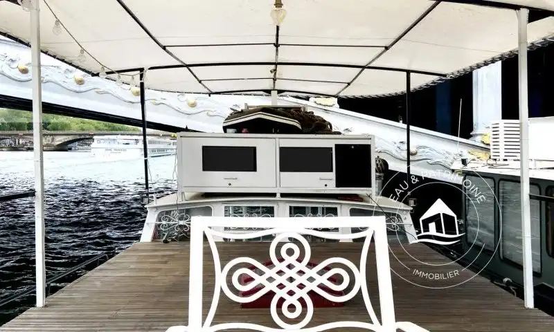 Péniche à vendre Paris 8 – Vue Spectaculaire Pont Alexandre III et Invalides