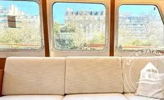 Vedette à vendre Paris 4 – Spacieuse et Pièce de Vie Surprenante