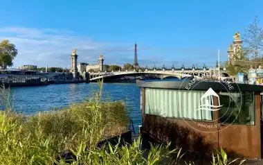 Péniche à vendre Paris 8 – Vue Tour Eiffel et Rénovation Exceptionnelle