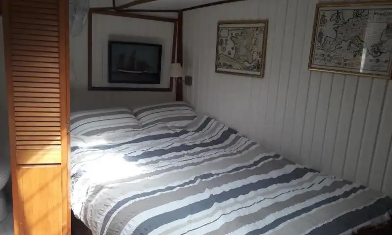 Superbe péniche navigante 120 m² à vendre sur le Canal du Midi