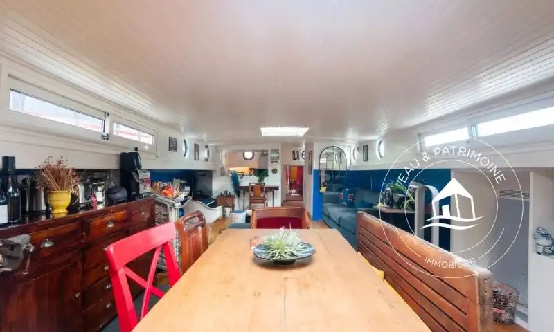 Péniche à vendre Paris 1 – Vues Tour Eiffel et Musée d'Orsay