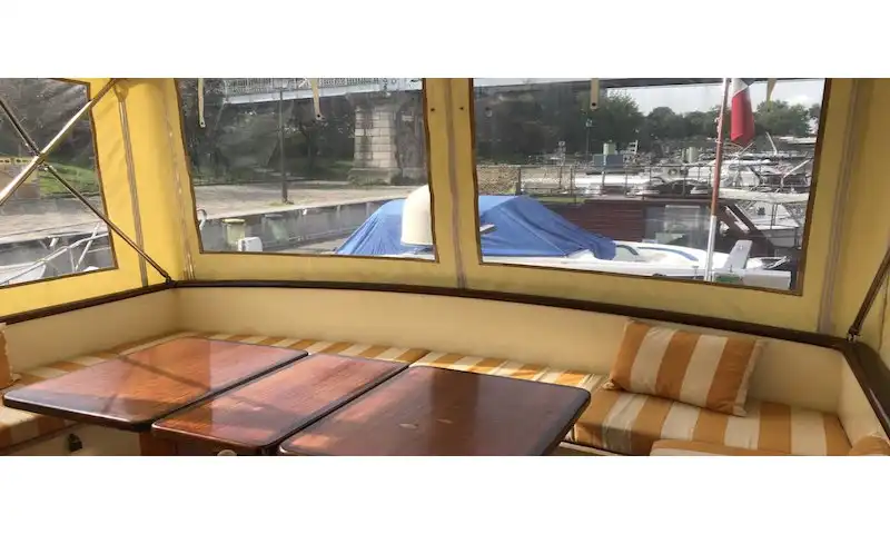 Vedette à vendre Paris 4 – Spacieuse et Navigante