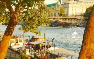 Péniche à vendre Paris 1 – Vues Tour Eiffel et Musée d'Orsay