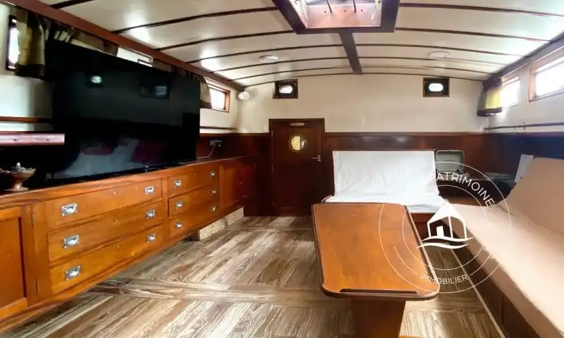 Péniche à vendre Paris 8 – Vue Spectaculaire Pont Alexandre III et Invalides