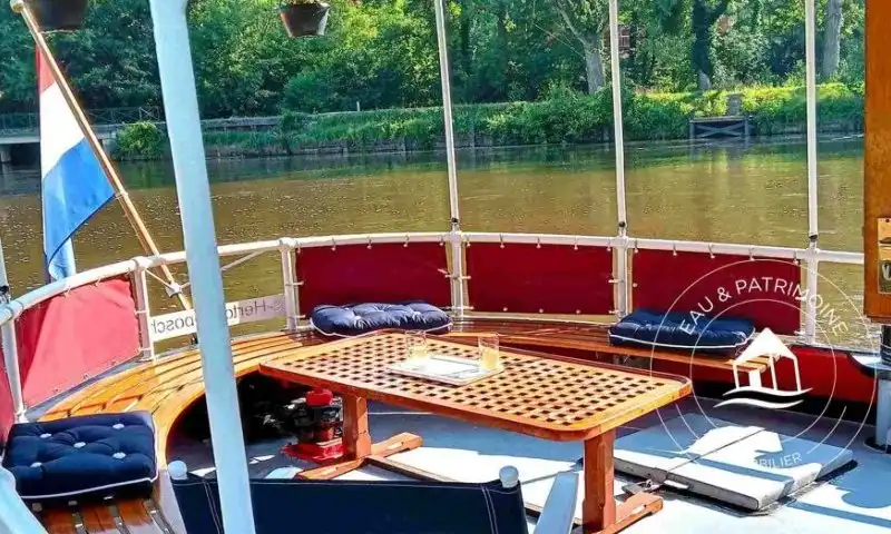Péniche à vendre Paris 4 – Charme et Navigation