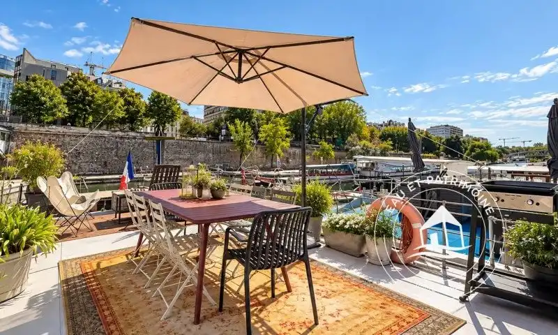 Péniche à vendre Paris 4 - Rénovée et Jolies vues sur l'eau