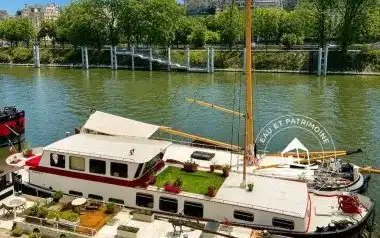 Péniche à vendre Paris 15 – Navigante et Agencement Optimal