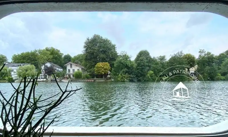 Péniche Freycinet navigante dans un cadre naturel à Saint-Maur-Des-Fossés – 399 000 €