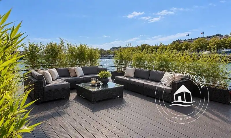 Péniche à vendre Paris 8 – Vue Tour Eiffel et Rénovation Exceptionnelle