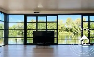 Propriété au bord de l'eau avec étangs privatifs reliés à l'Yonne