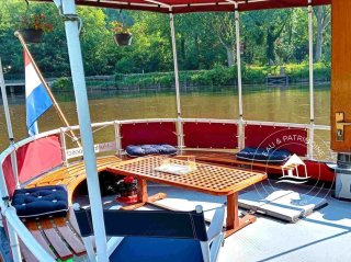 Péniche à vendre Paris 4 – Charme et Navigation