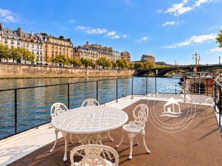 Maison flottante à vendre Paris 5 - Terrasse et vue sur l'Île Saint Louis