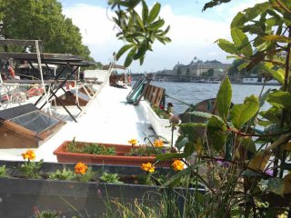 Péniche à vendre Paris 8 – Navigante et Vue sur l'Assemblée