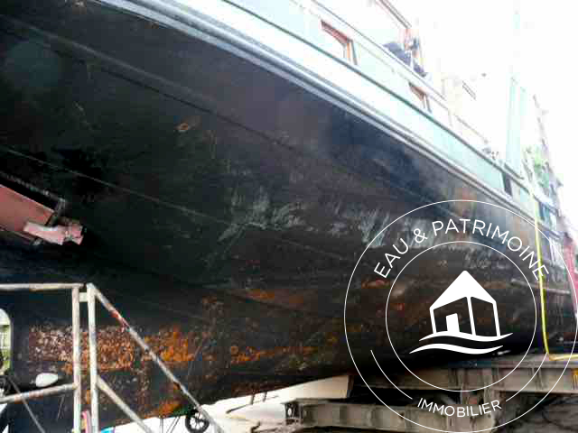 Expertise légale de coque de péniche obligatoire tous les 10 ans.