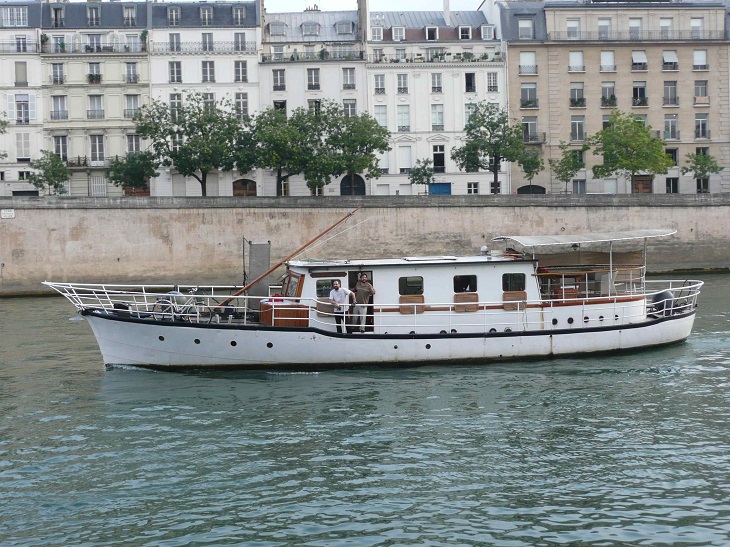 Témoignage client : croisière paisible en bateau logement sur la Seine avec vue sur les façades parisiennes